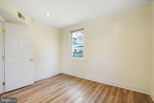 Building Photo - 6924 Kenfig Dr