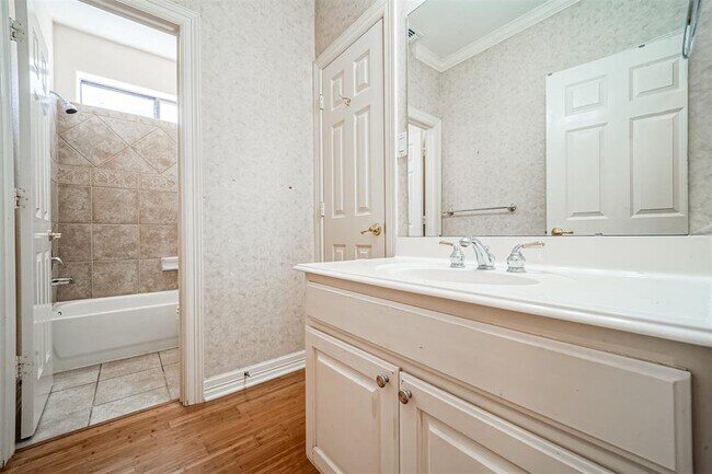Building Photo - 926 Birdsall St