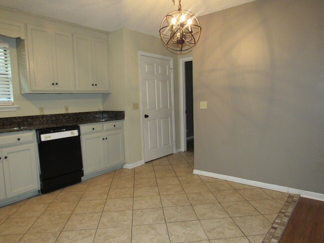 Building Photo - 3 Bedroom Home in Lakeland!