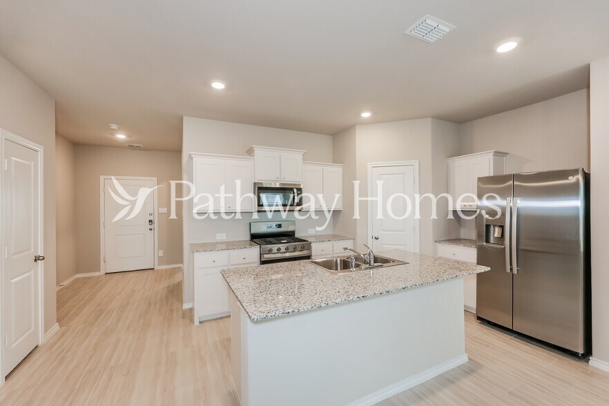 Building Photo - 908 Birch Dr