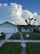 Building Photo - 5022 El Claro Cir
