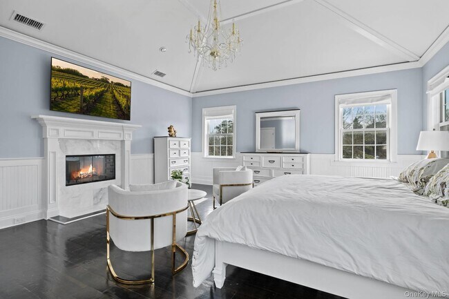 Building Photo - 490 Montauk Hwy