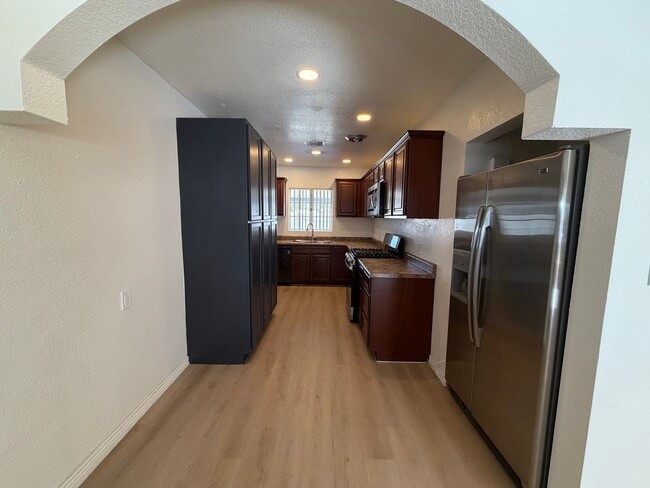 Building Photo - Spacious 4 Bed 3 Bath Single-Level Home | RV Gate | Huge Yard | Bright Open Layout