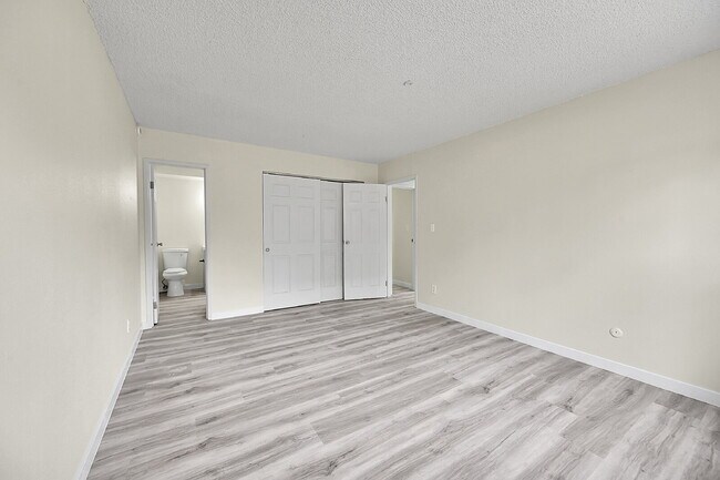 Building Photo - $1,595.95 - 2-bed, 1 bath, located in Centennial
