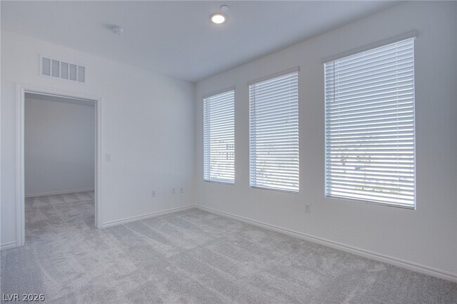 Building Photo - 2555 Hampton Rd