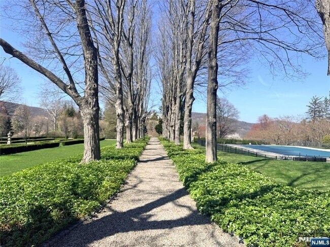 Building Photo - 3104 Rio Vista Dr