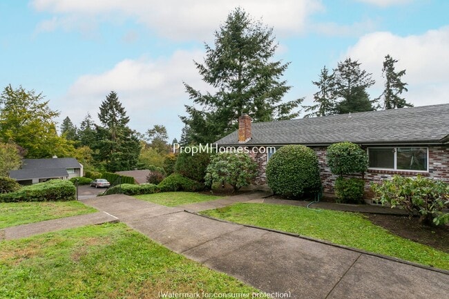 Building Photo - Cozy Two Bedroom Duplex in Oregon City - P...