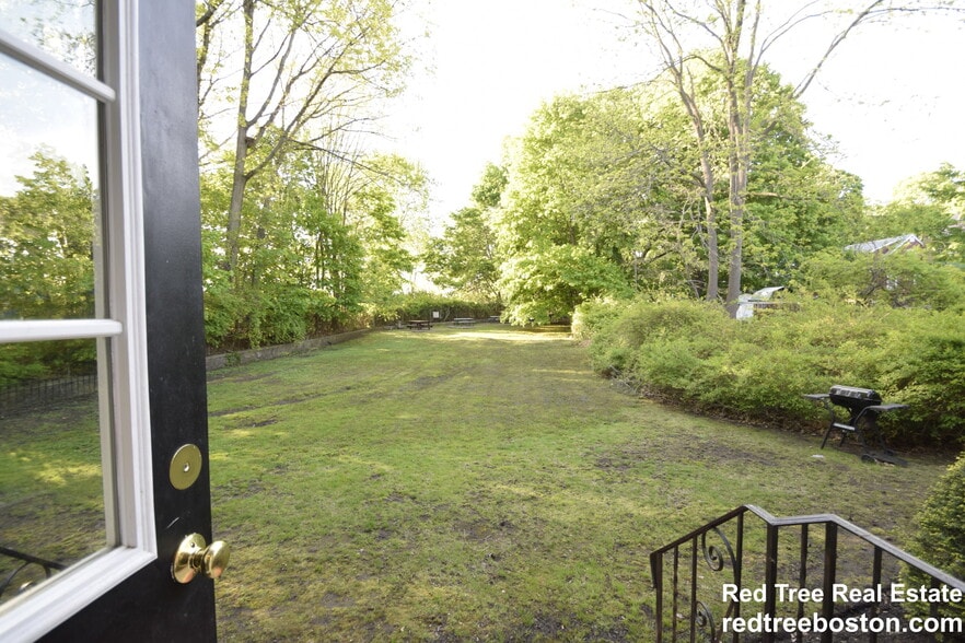 Building Photo - 1 Colonial Village Dr