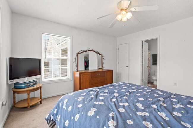 Building Photo - 4697 Cockatoo Dr NW