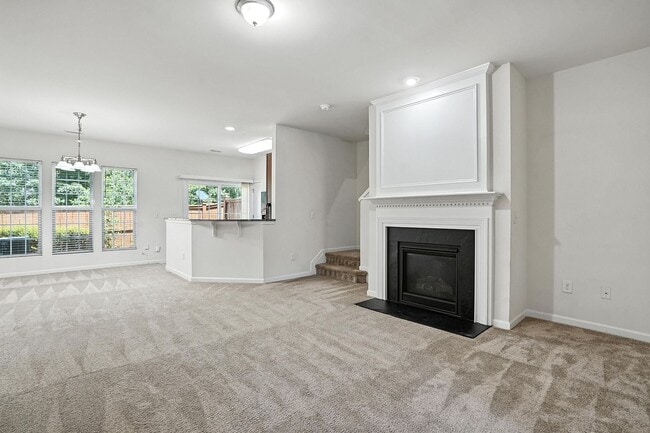 Building Photo - WONDERFUL TOWNHOUSE IN CARY-3 BEDROOMS 2 1...