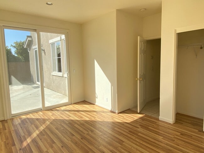 Building Photo - Mediterranean-style 4-bedroom in Seaside Highlands!