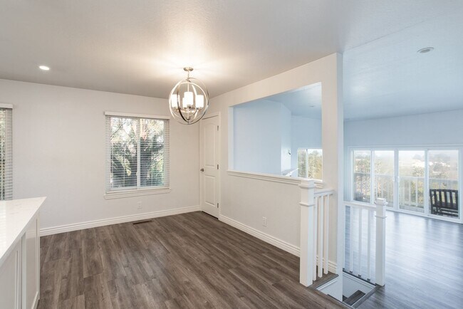 Building Photo - Beautiful Home In Martinez Hills