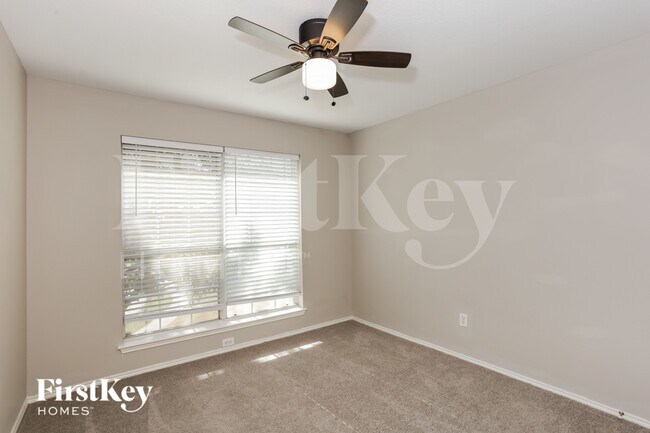 Building Photo - 1146 Finch Cir