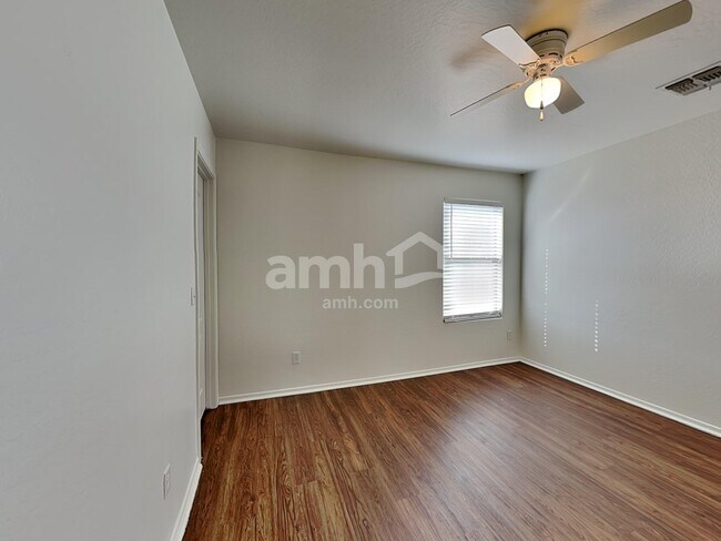 Building Photo - 17664 N 185th Ln