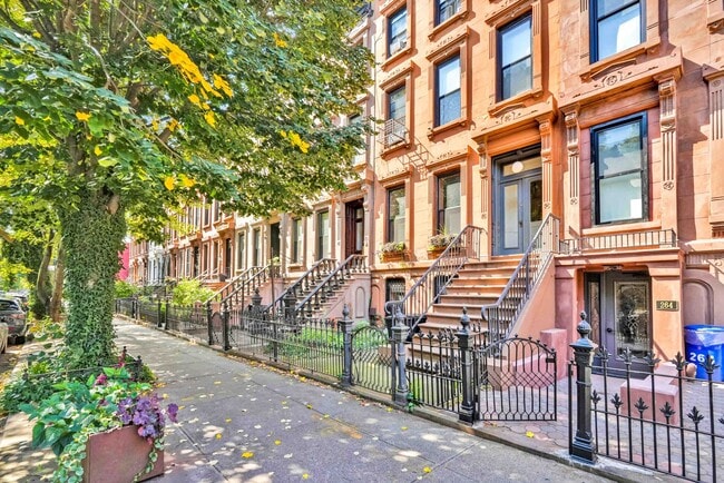 Primary Photo - 1BR Stuyvesant Heights Garden Oasis with I...