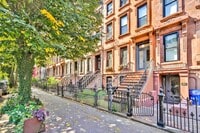 Building Photo - 1BR Stuyvesant Heights Garden Oasis with I...