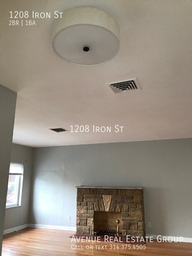 Building Photo - 1208 Iron St-