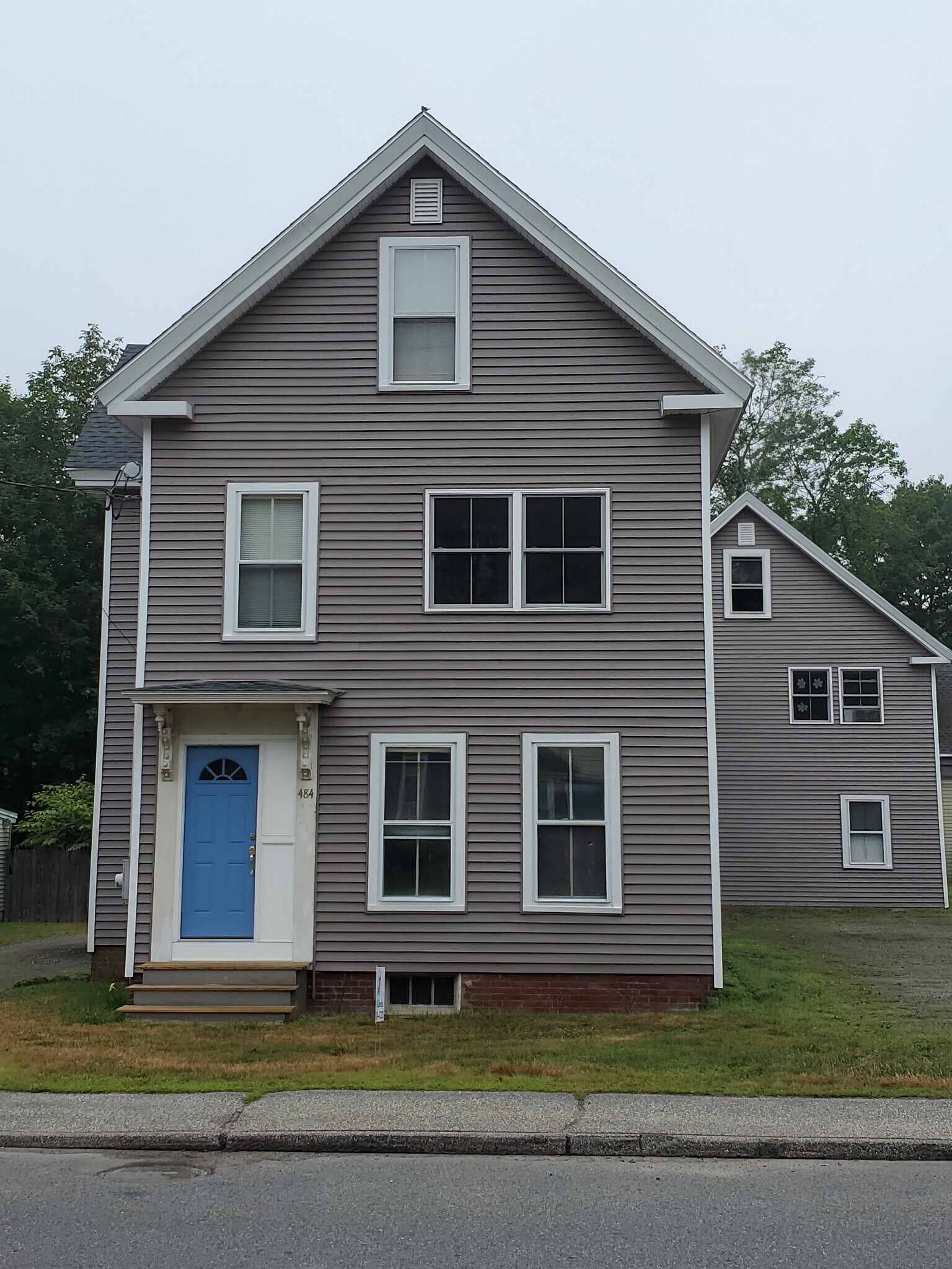 Building Photo - 484 Main St