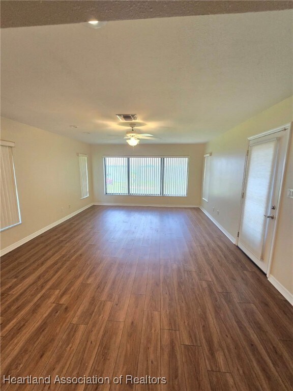 Building Photo - 632 Memorial Dr