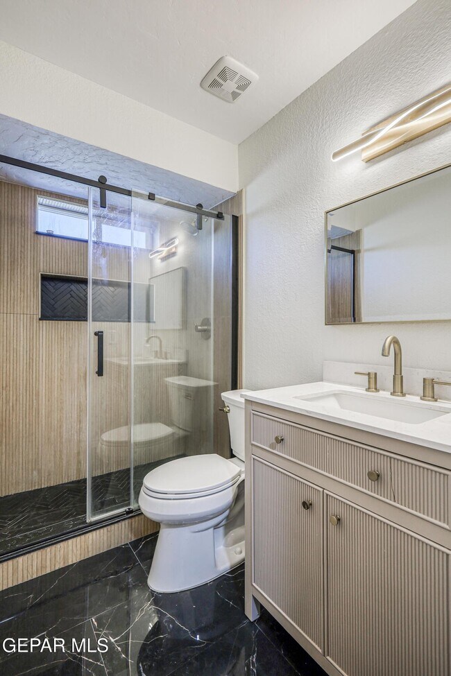 Building Photo - 6821 Pearl Ridge Dr