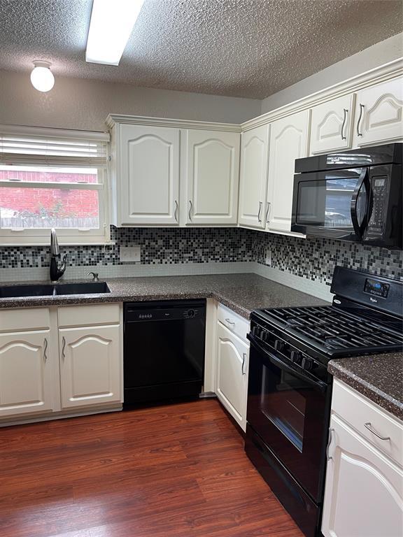 Building Photo - 16925 Dashwood Creek Dr