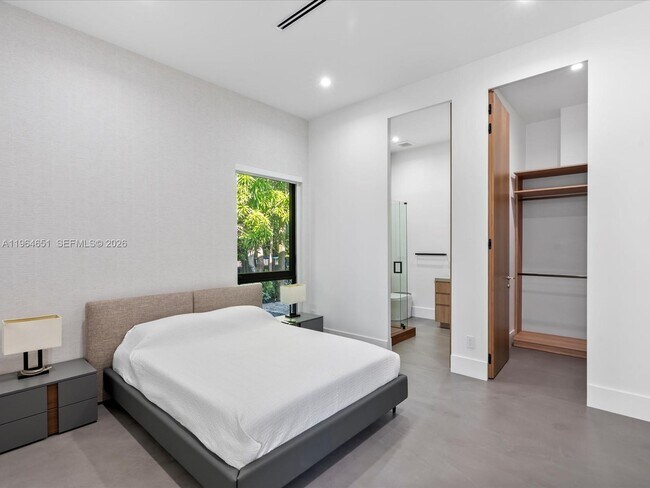 Building Photo - 871 NE 83rd St