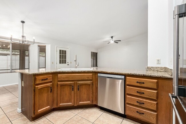 Building Photo - Sun Lakes long term Rental