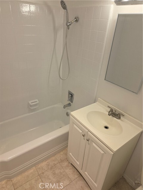 Building Photo - 2798 Conejo Dr