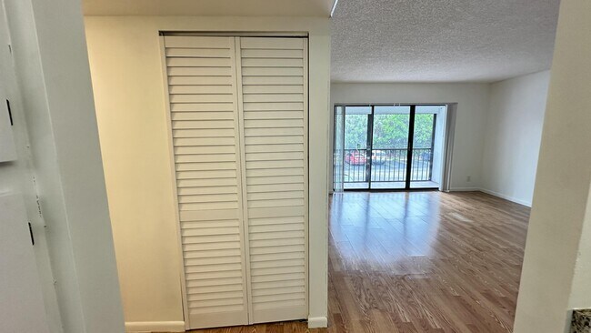 Building Photo - 1111 Green Pine Blvd