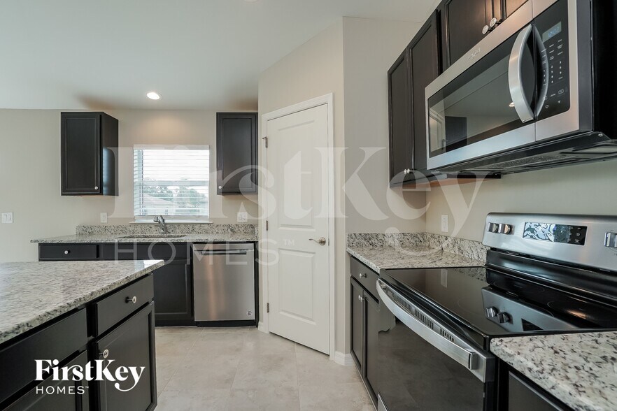 Building Photo - 3513 23rd St SW