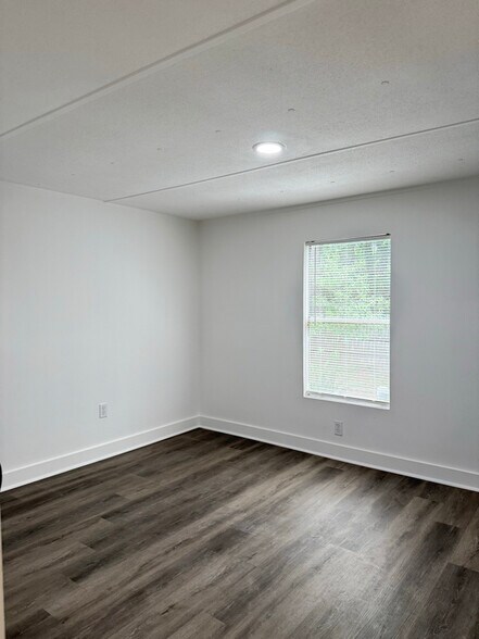 Building Photo - 700 Hayman St
