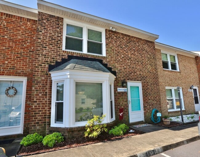 Primary Photo - Upgraded Condo at Chic's beach!! Updated K...