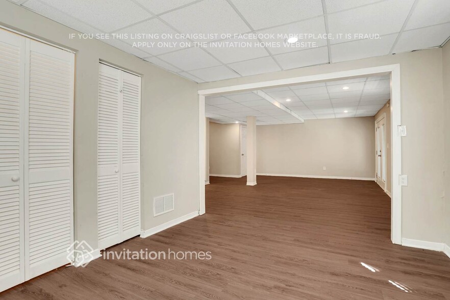 Building Photo - 4885 Cove St