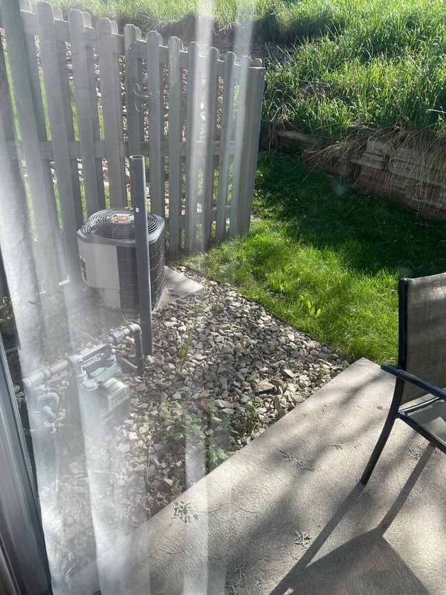Building Photo - Townhouse for rent 2 bed 1.5 bath Castle Rock Co