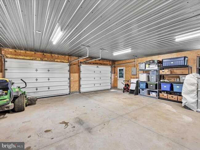 Building Photo - 120 Duquesne Dr