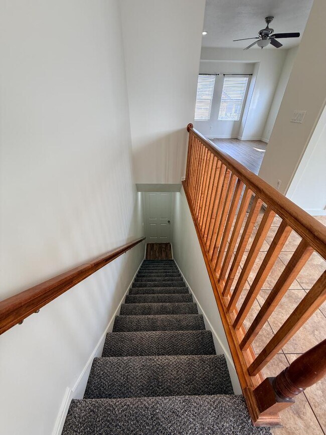 Building Photo - 8825 Jefferson Dr