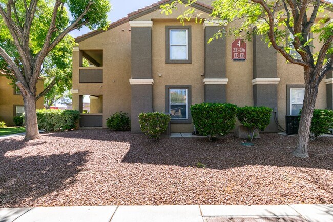 Building Photo - Beautiful 2Bed/2Bath First Floor Condo located in Silverado Ranch- MOVE IN SPECIAL $500 OFF