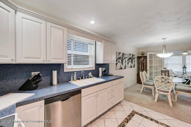 Building Photo - 11 Gilroy St