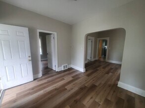 Building Photo - 3586 W 69th St