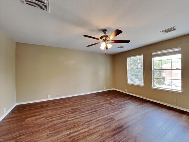 Building Photo - 674 Cypresswood Trce