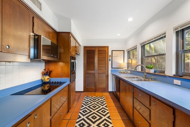 Building Photo - 3161 Brincrest Cir