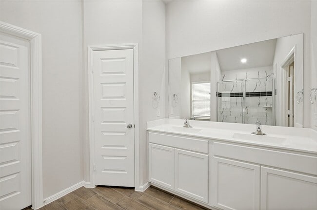 Building Photo - 14057 Kempt Dr