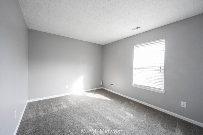 Building Photo - "Charming 3-Bed, 2-Bath Gem with 1323 Sq Ft of Comfort on Bitternut Drive!"