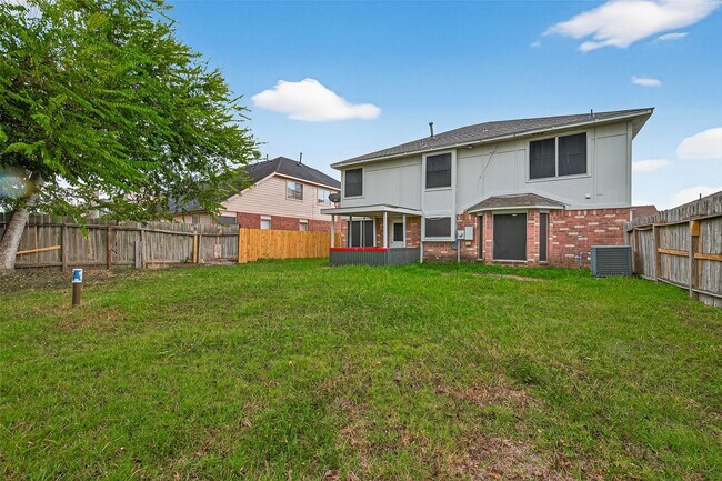 Building Photo - 1926 Woodland Hills Dr