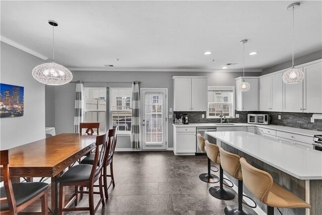 Building Photo - 1304 Pointe View Dr