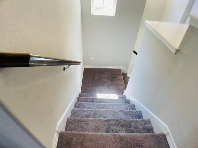 Building Photo - Charming Nestled Home near 281 and 1604