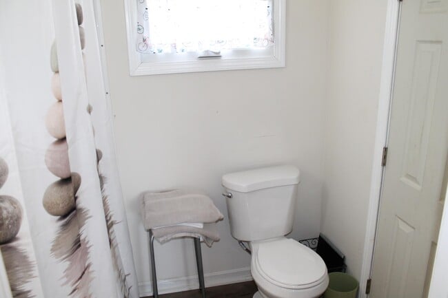 Building Photo - 192 Manchester St