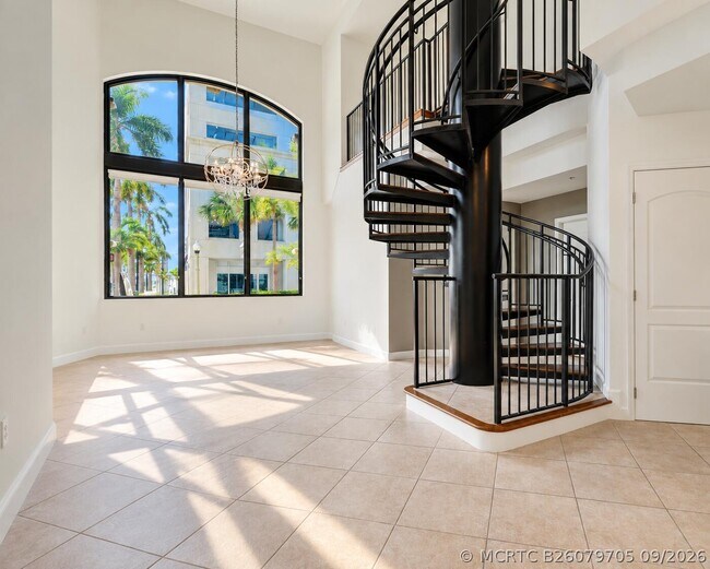 Building Photo - 801 S Olive Ave
