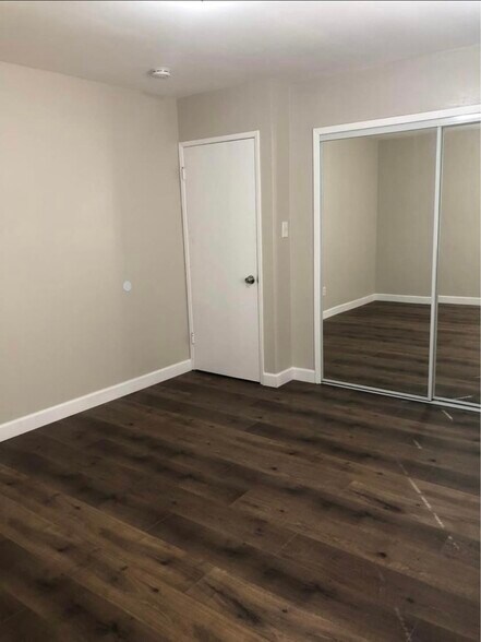 Building Photo - 2445 Malabar St