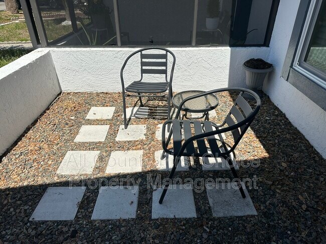 Building Photo - 7315 Parkside Villas Dr